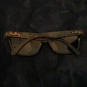 Vera Bradley Sherry UV 400 sunglasses